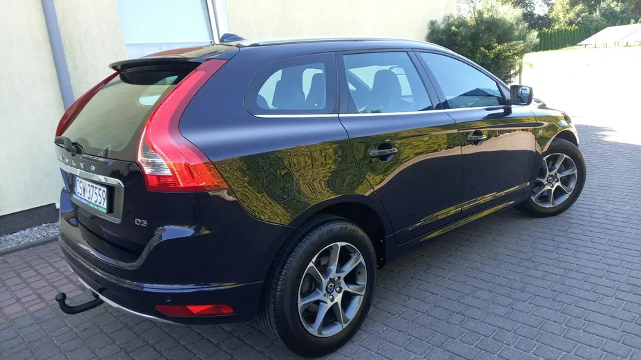 VOLVO XC60 -