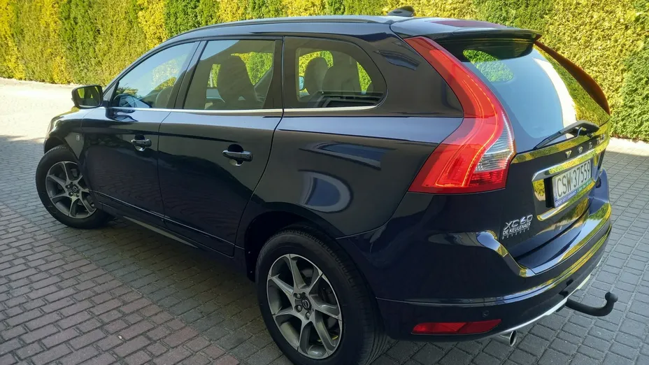 VOLVO XC60 -