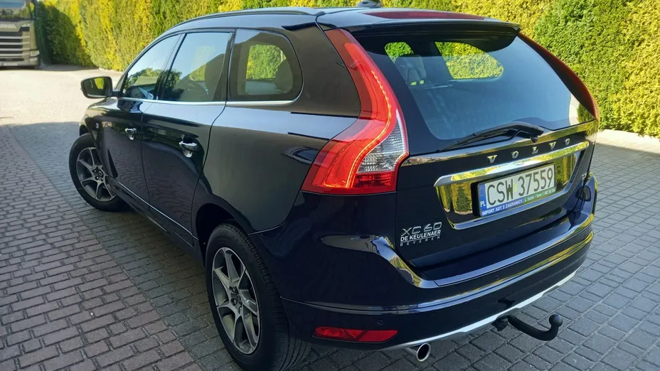 VOLVO XC60 -