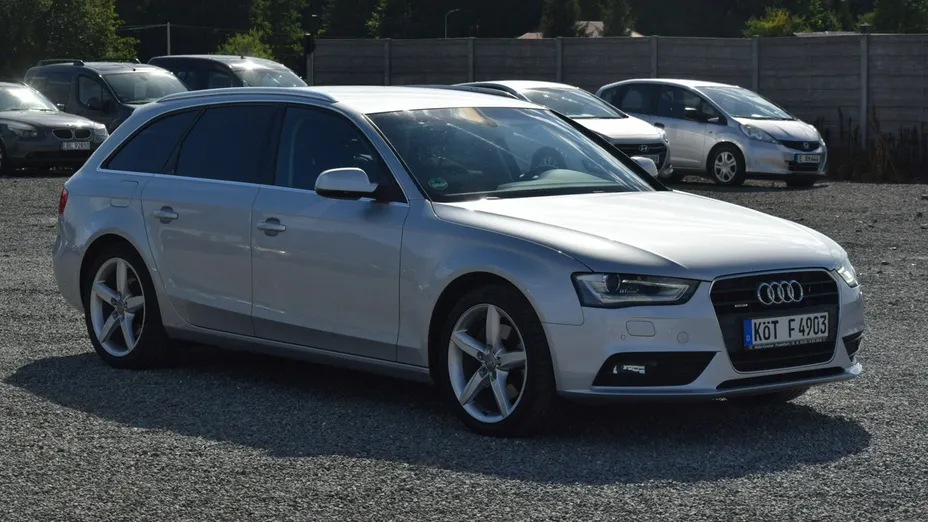 AUDI A4 -
