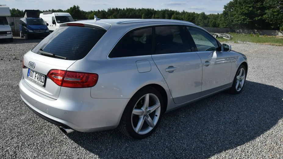 AUDI A4 -