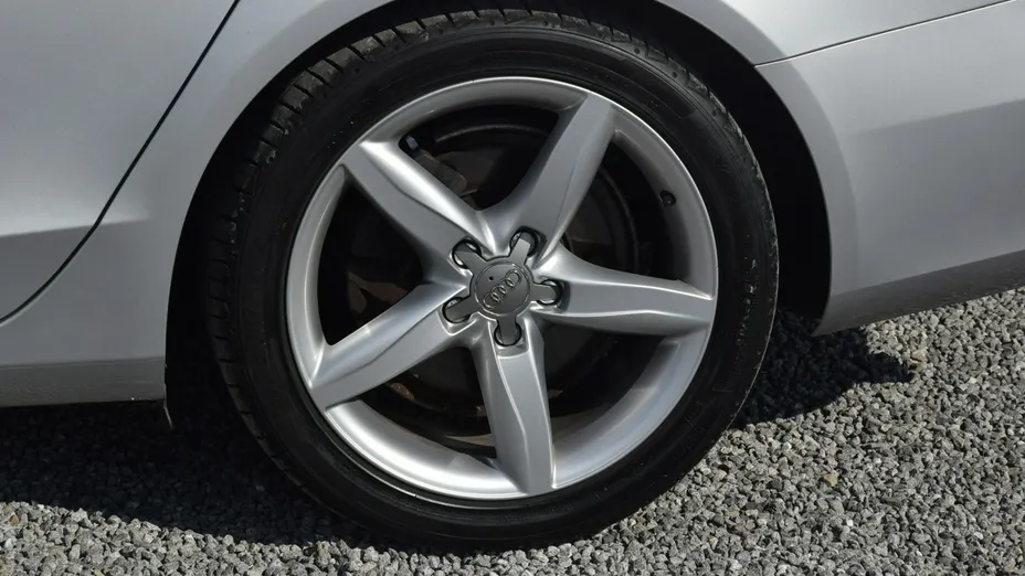 AUDI A4 -