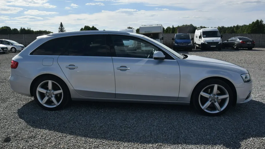 AUDI A4 -