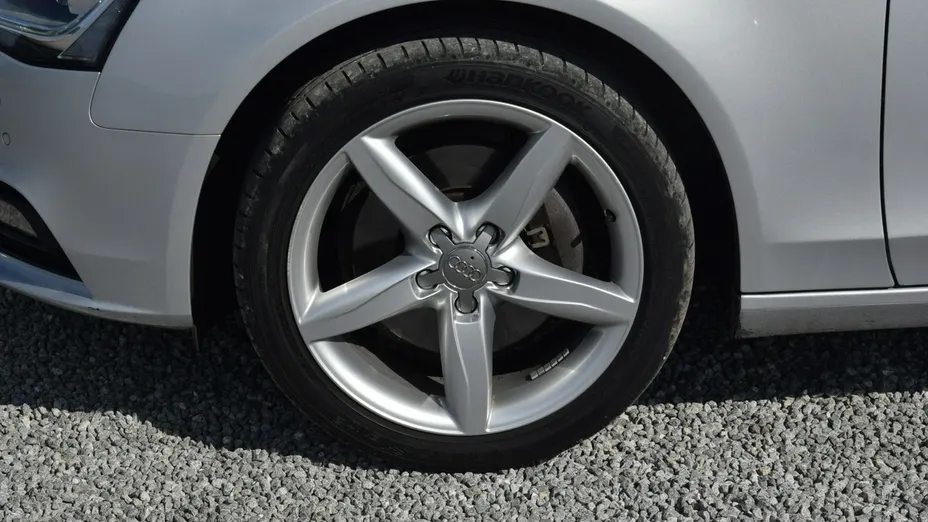 AUDI A4 -
