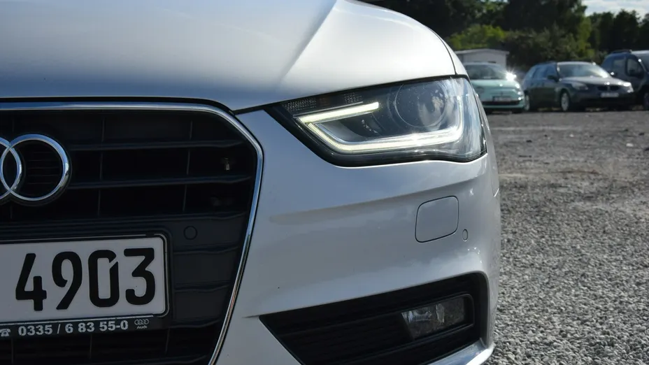 AUDI A4 -