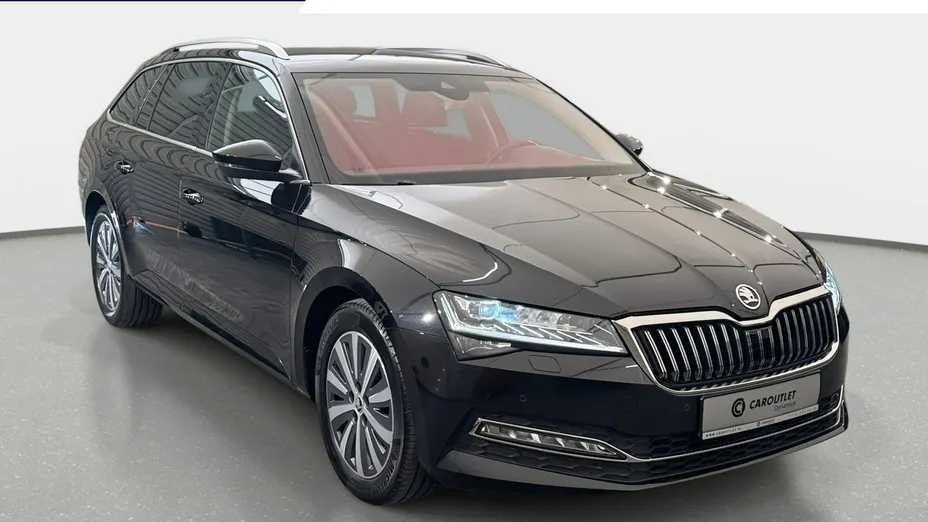SKODA Superb -