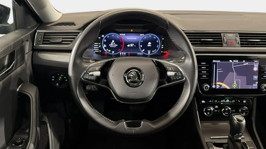 SKODA Superb -