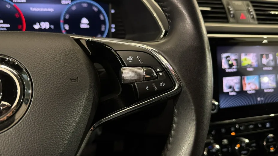SKODA Superb -