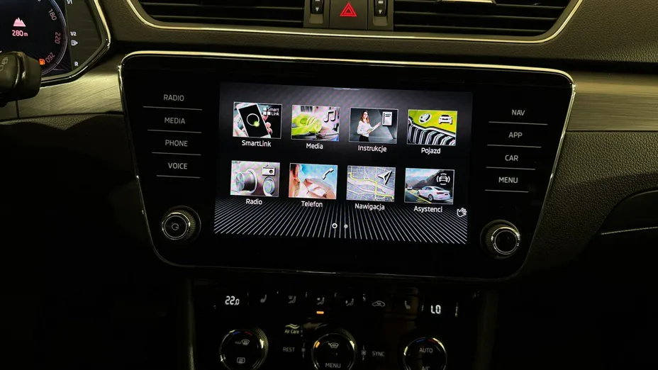 SKODA Superb -