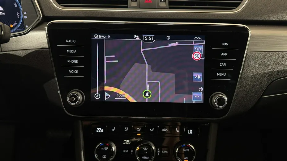 SKODA Superb -