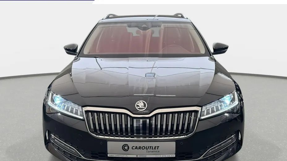 SKODA Superb -