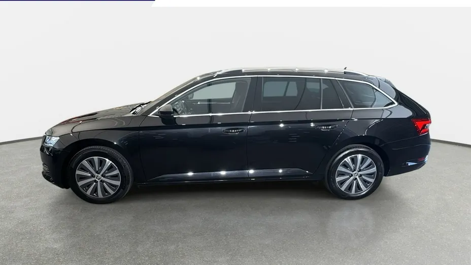 SKODA Superb -
