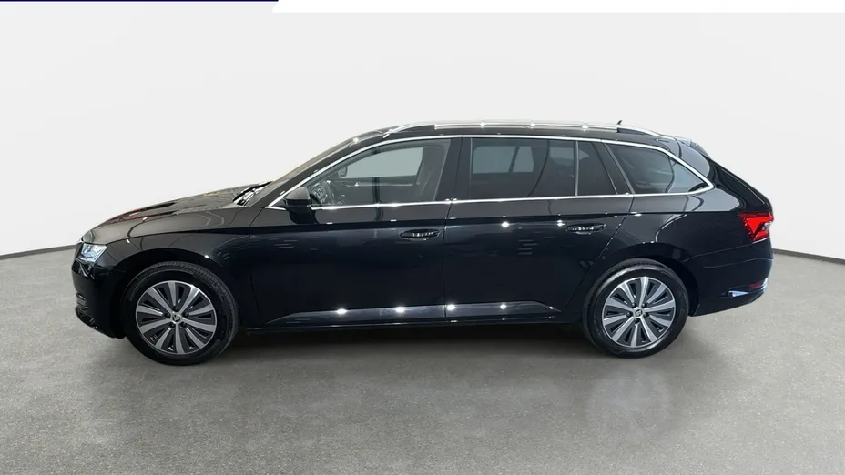 SKODA Superb -