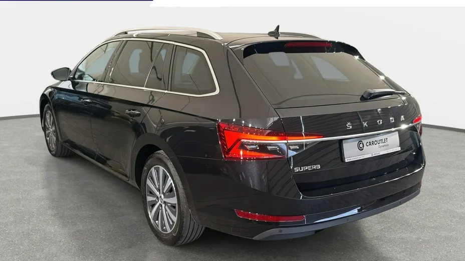 SKODA Superb -