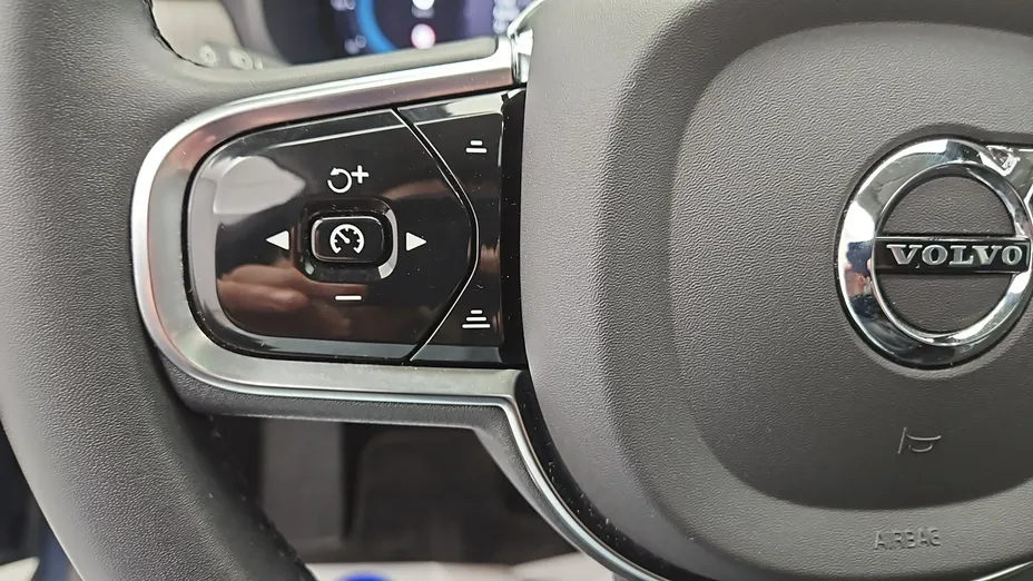 VOLVO S90 -