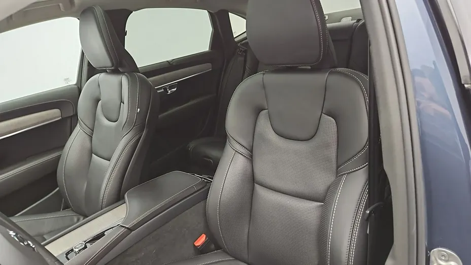 VOLVO S90 -