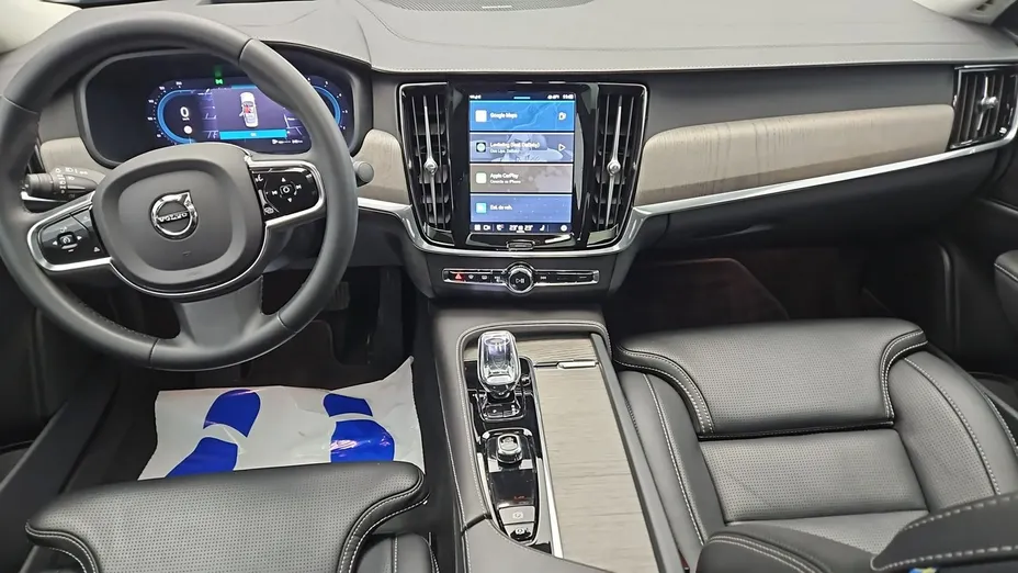 VOLVO S90 -