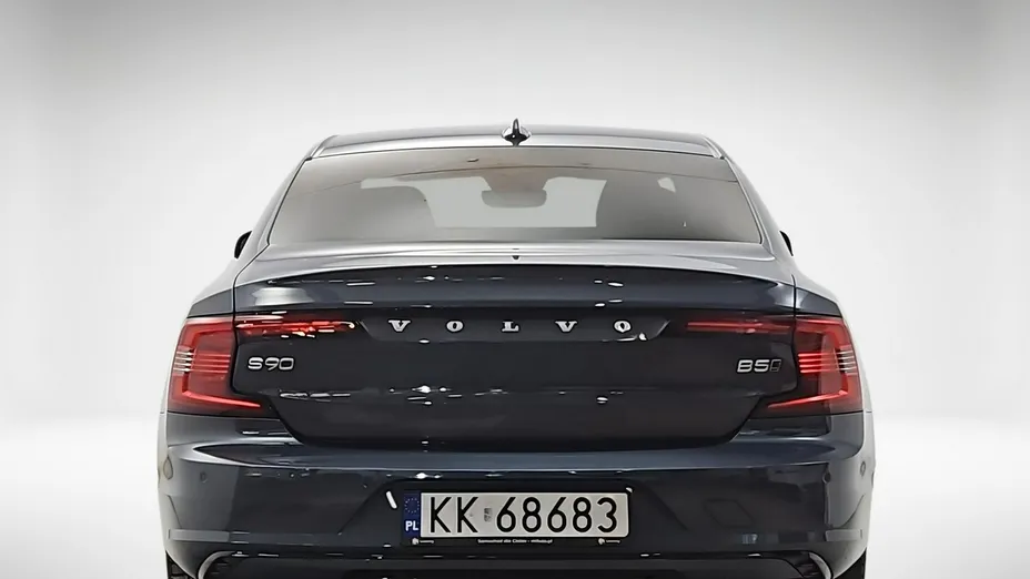 VOLVO S90 -