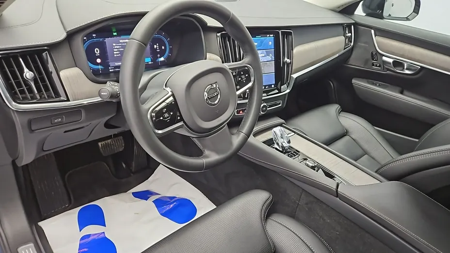 VOLVO S90 -
