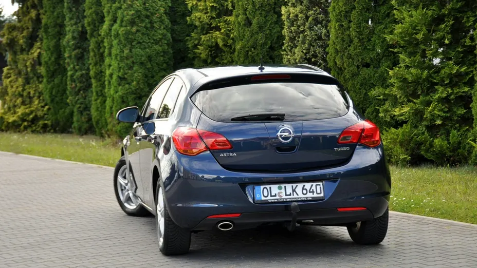 OPEL Astra -