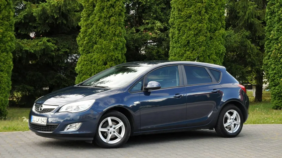 OPEL Astra -