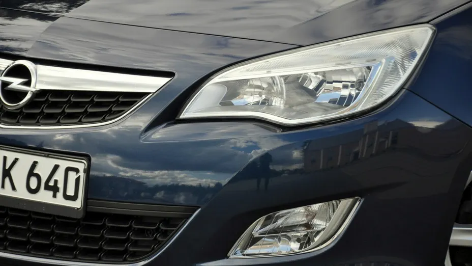 OPEL Astra -