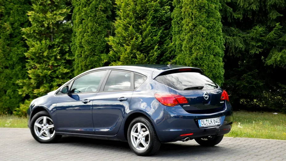OPEL Astra -