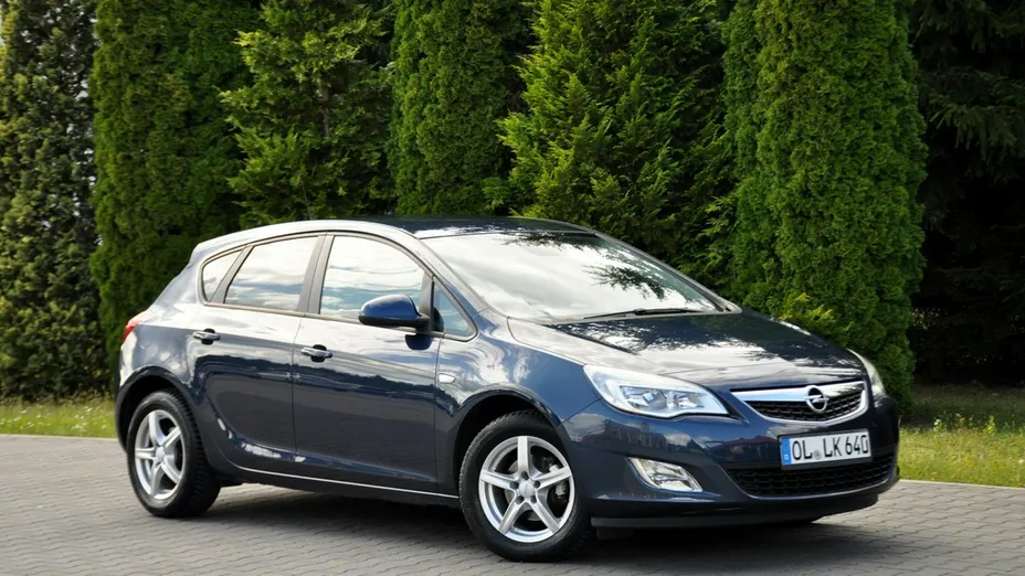 OPEL Astra -