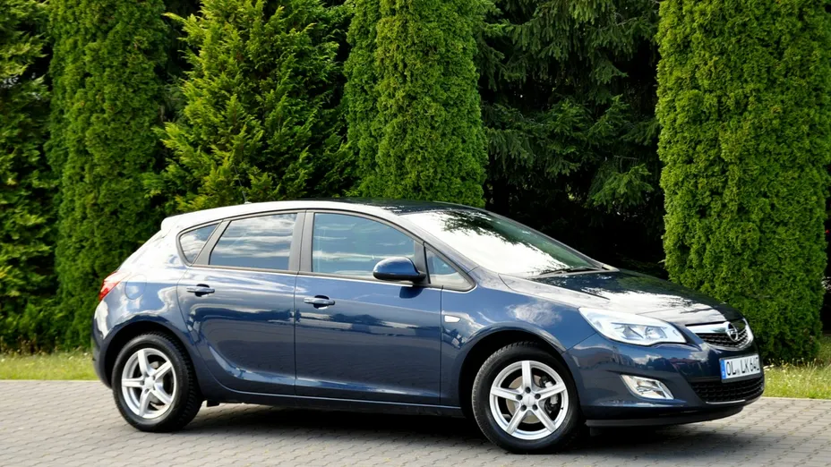 OPEL Astra -