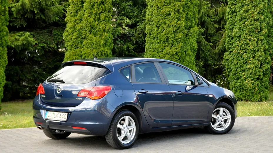 OPEL Astra -