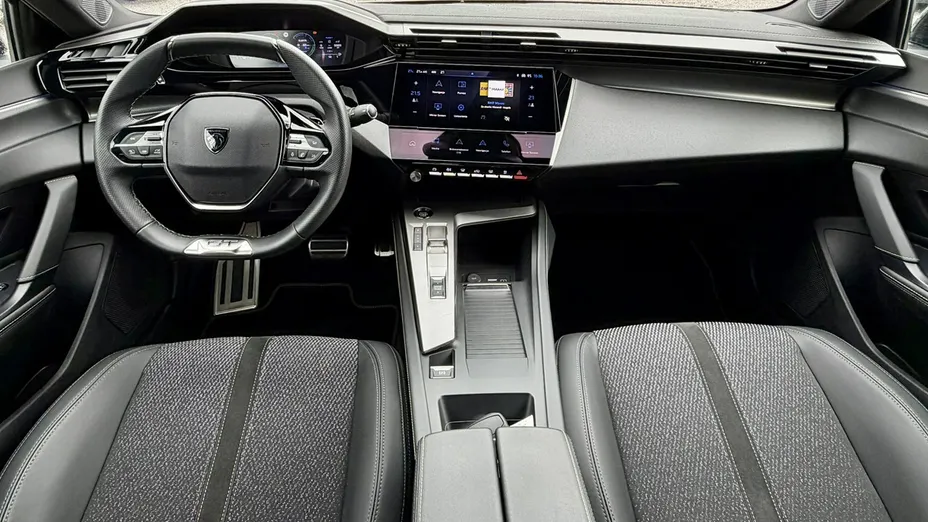 PEUGEOT 408 -