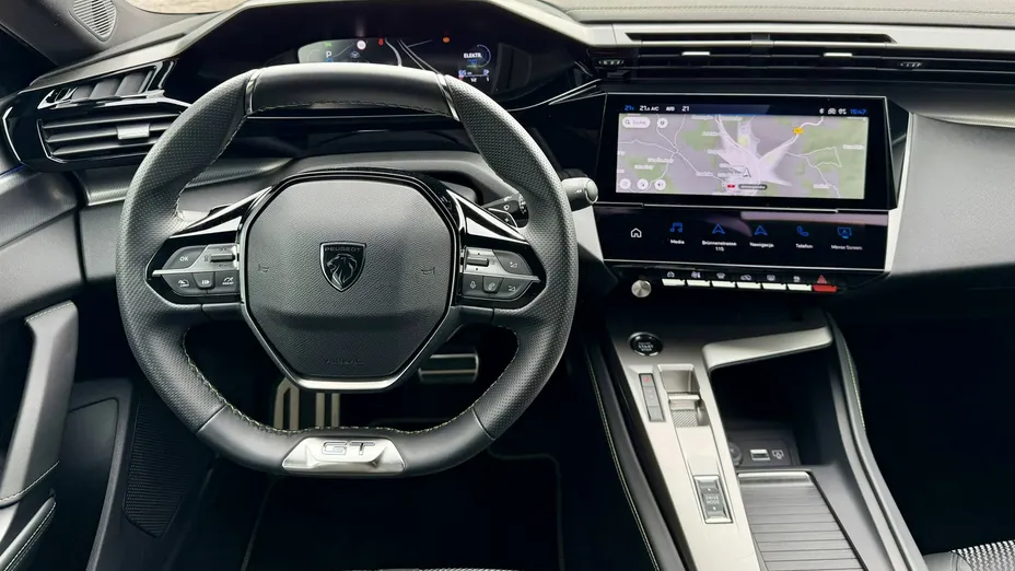 PEUGEOT 408 -