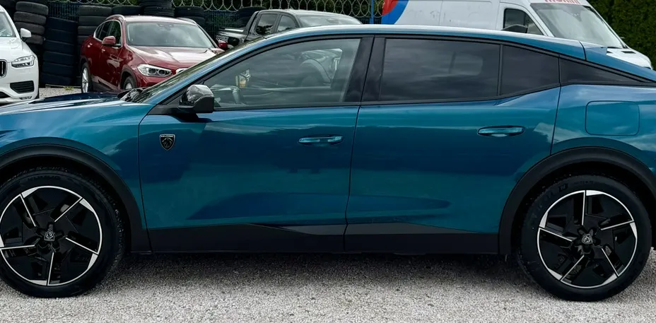 PEUGEOT 408 -