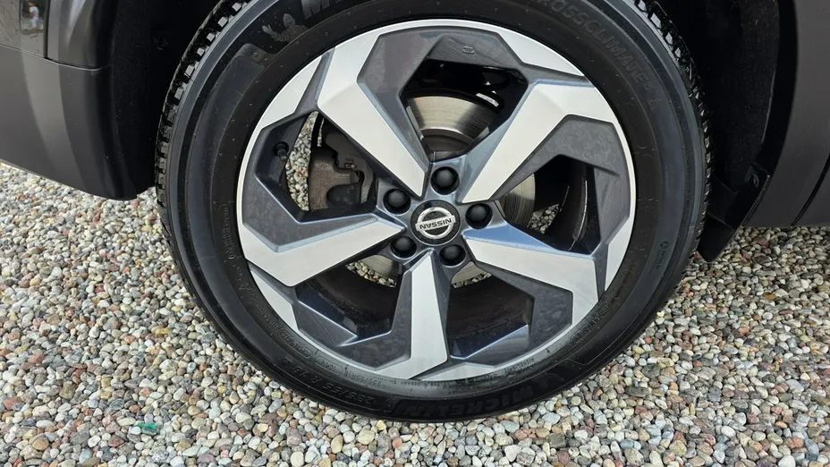 NISSAN Qashqai -