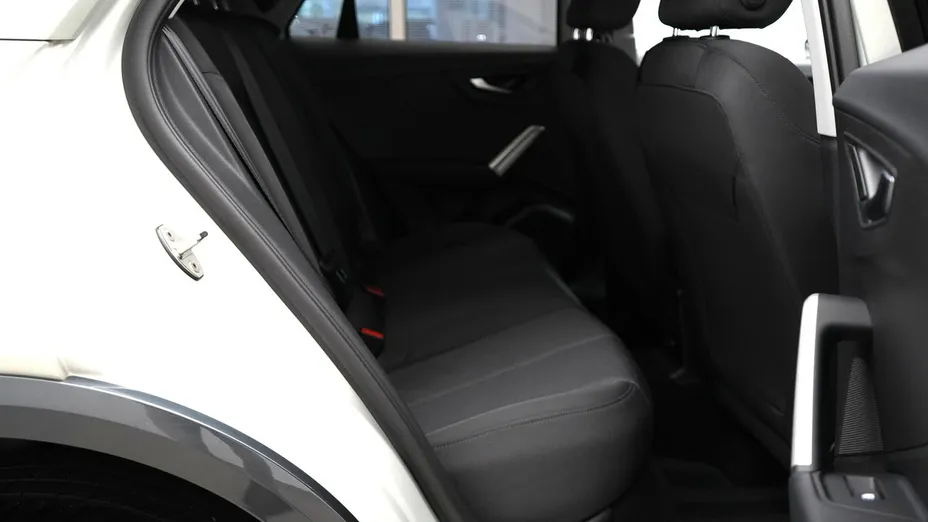 AUDI Q2 -