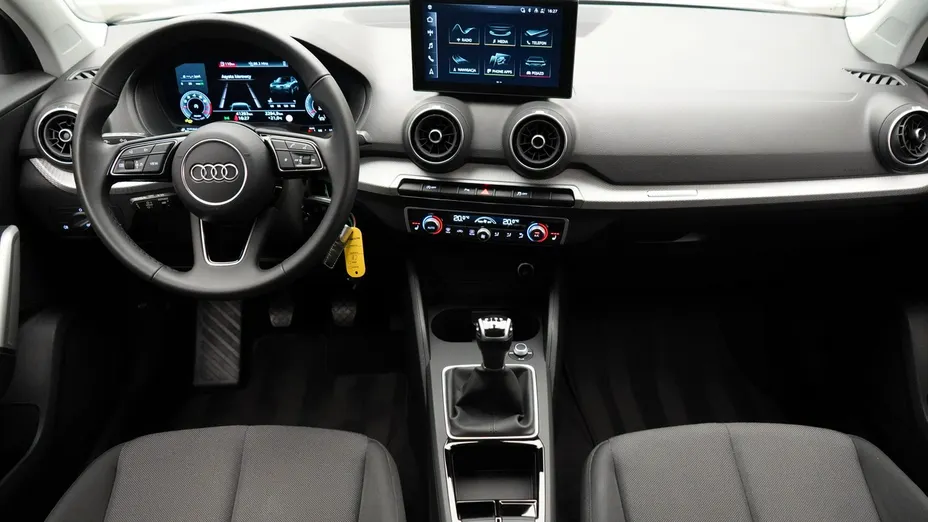 AUDI Q2 -