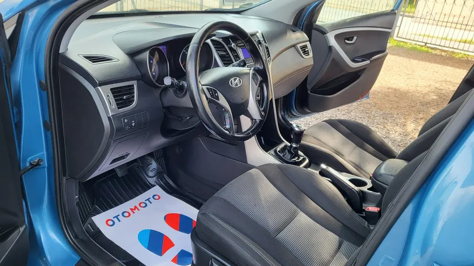 HYUNDAI i30 -
