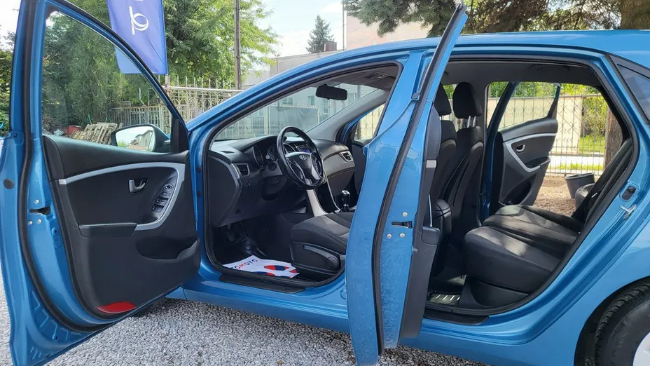 HYUNDAI i30 -