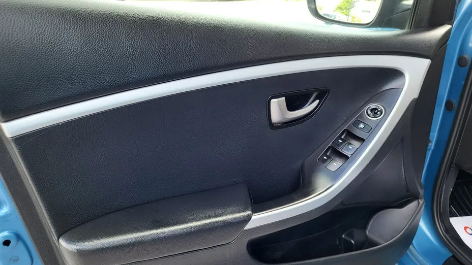 HYUNDAI i30 -
