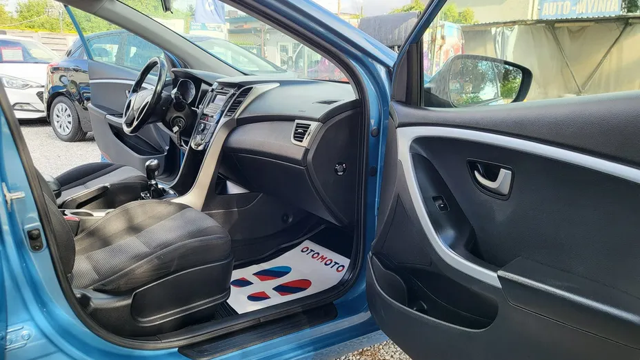 HYUNDAI i30 -