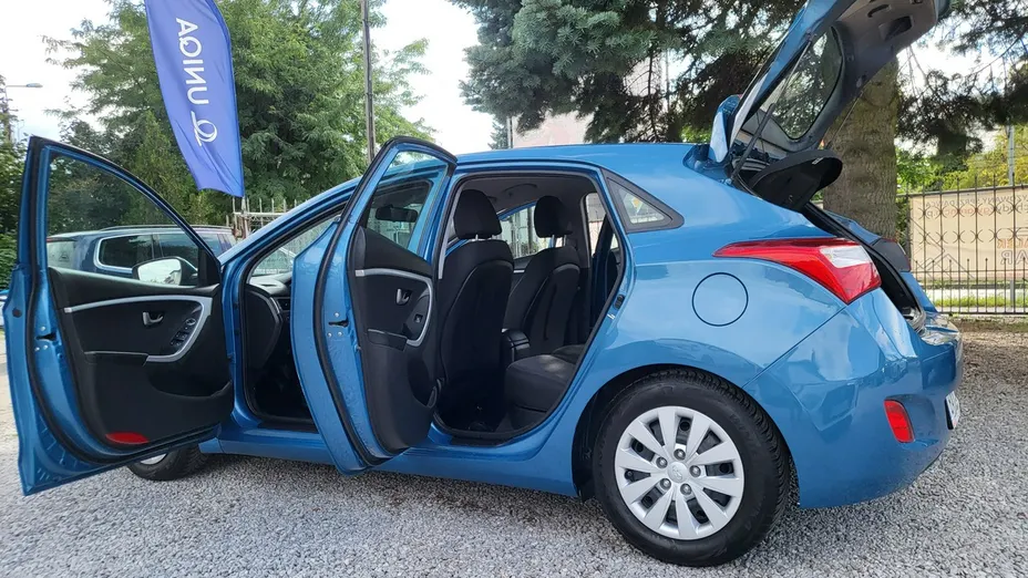 HYUNDAI i30 -