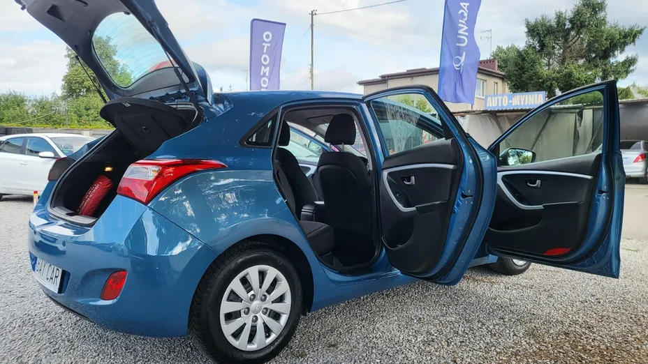 HYUNDAI i30 -