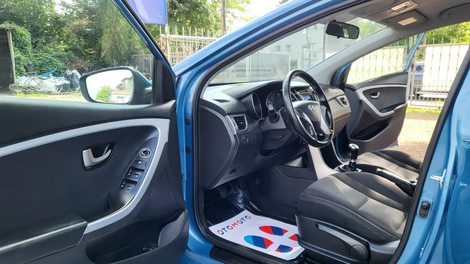 HYUNDAI i30 -