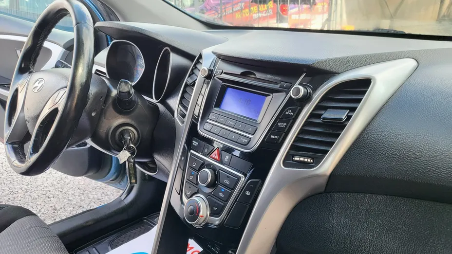 HYUNDAI i30 -