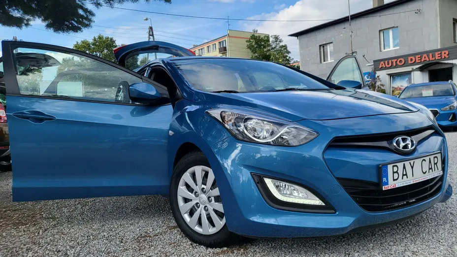 HYUNDAI i30 -