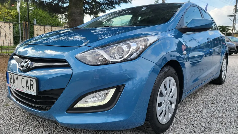 HYUNDAI i30 -