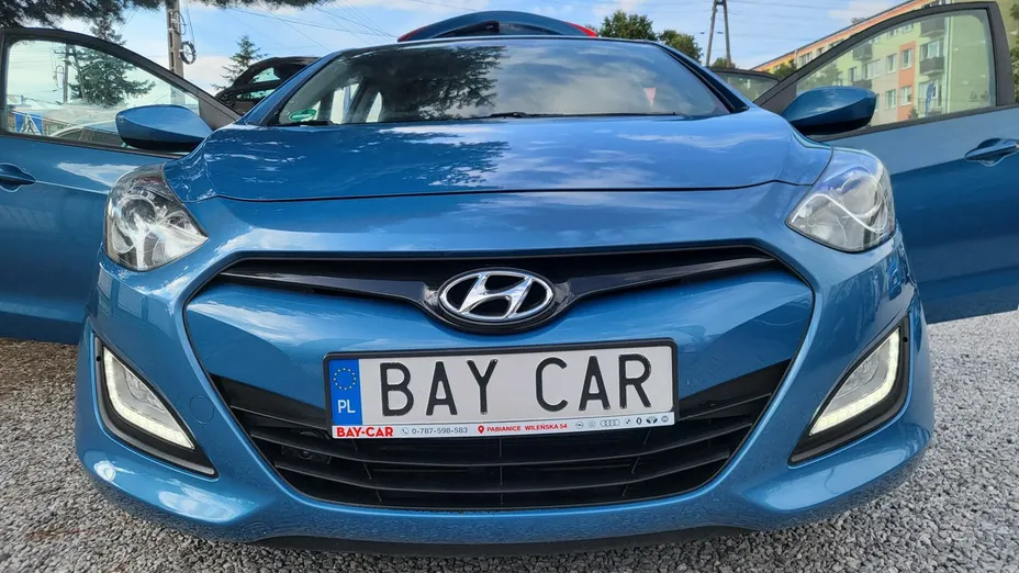HYUNDAI i30 -