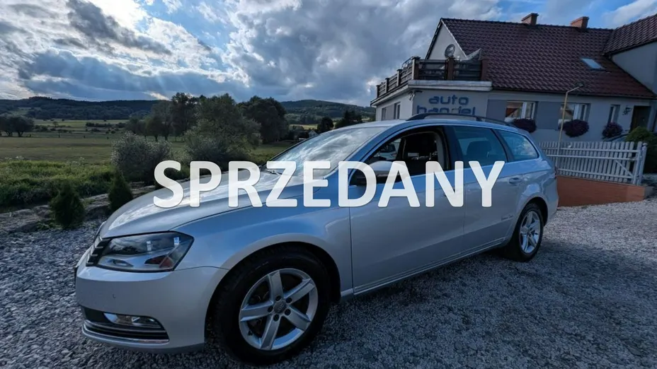 VOLKSWAGEN Passat -
