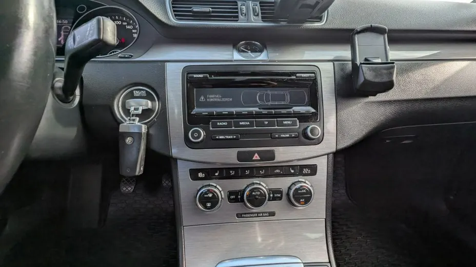 VOLKSWAGEN Passat -