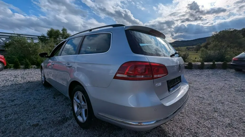 VOLKSWAGEN Passat -